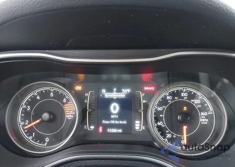 2021 Jeep Cherokee Latitude Plus 4X4 z USA, uszkodzony, nr VIN 1C4PJMLB6MD216448